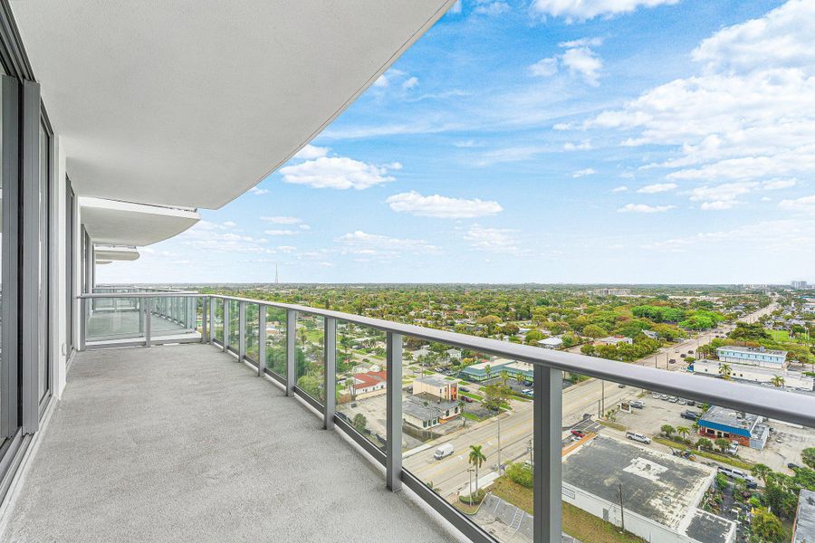 025-220LakeShoreDrive-1613-LakePark-FL-3