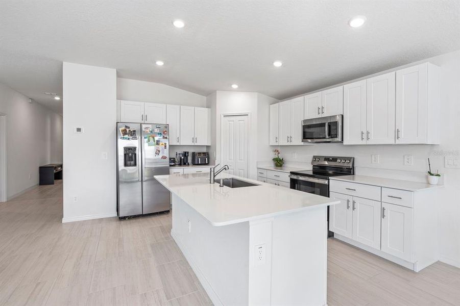 Furnished interior view inside a new home in North Park Isle: The Estates II, Plant City (Image 34). Furnished interior view inside a new home in North Park Isle: The Estates II, Plant City (Image 34).