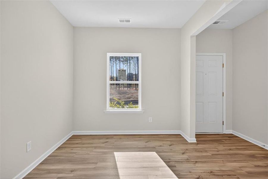 Spacious, unfurnished interior of a new home in Allen Manor, Hoschton (Image 21).