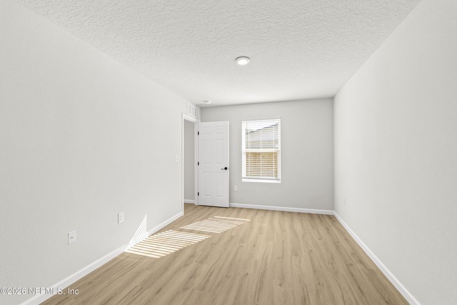 Spacious, unfurnished interior of a new home in , Jacksonville (Image 24).