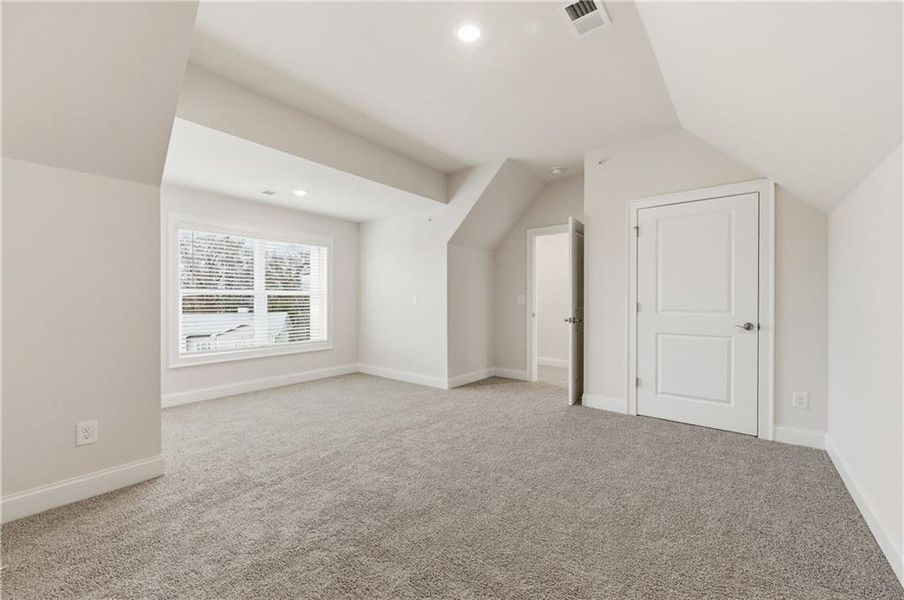 Spacious, unfurnished interior of a new home in , Marietta (Image 19).