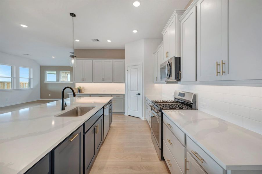 Furnished interior view inside a new home in The Grand Prairie 50’, Hockley (Image 7).