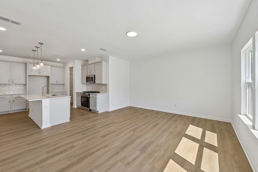 Spacious, unfurnished interior of a new home in Rowland's Grant, Fuquay Varina (Image 19).