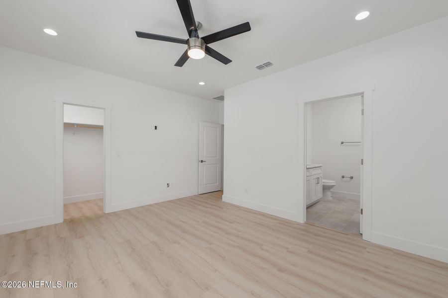 Spacious, unfurnished interior of a new home in , St. Augustine (Image 28).