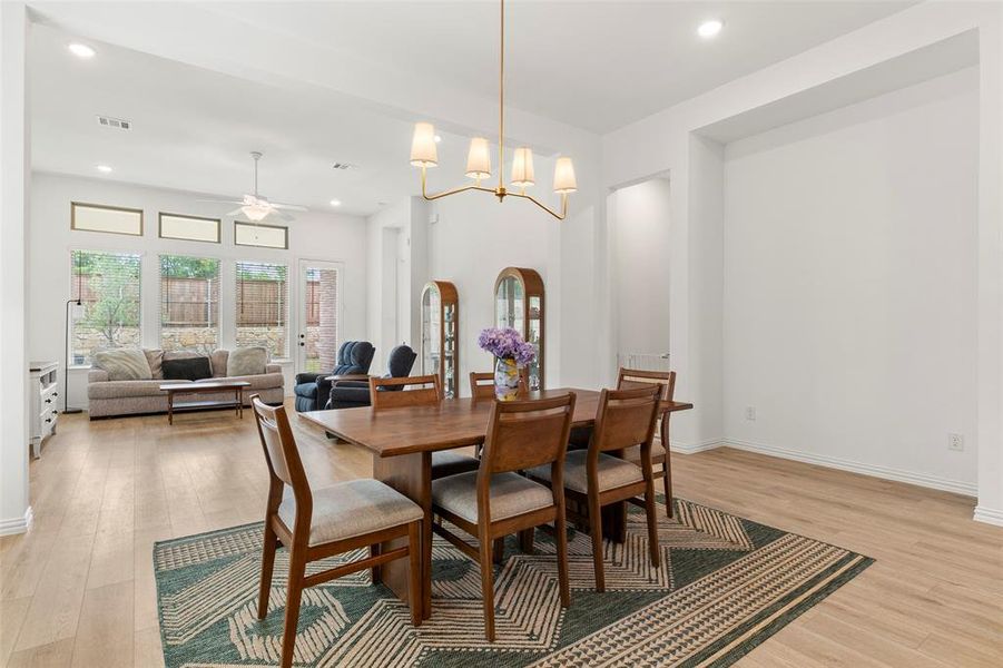 Furnished interior view inside a new home in Inspiration, Lucas (Image 17).