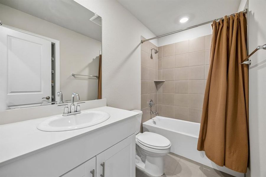 Furnished interior view inside a new home in Cibolo Hills, Fort Worth (Image 17).