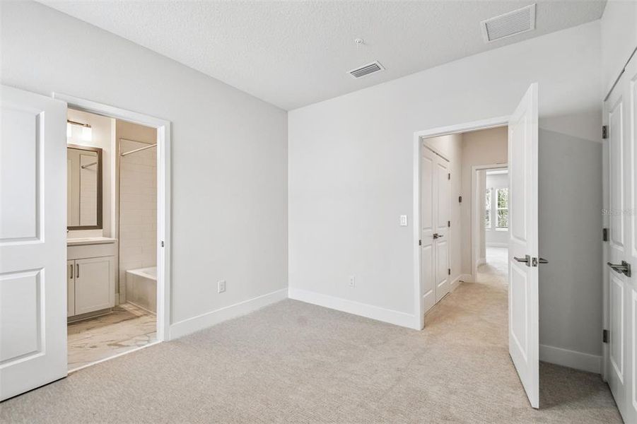 Spacious, unfurnished interior of a new home in Apex at Seminole Heights, Tampa (Image 17).