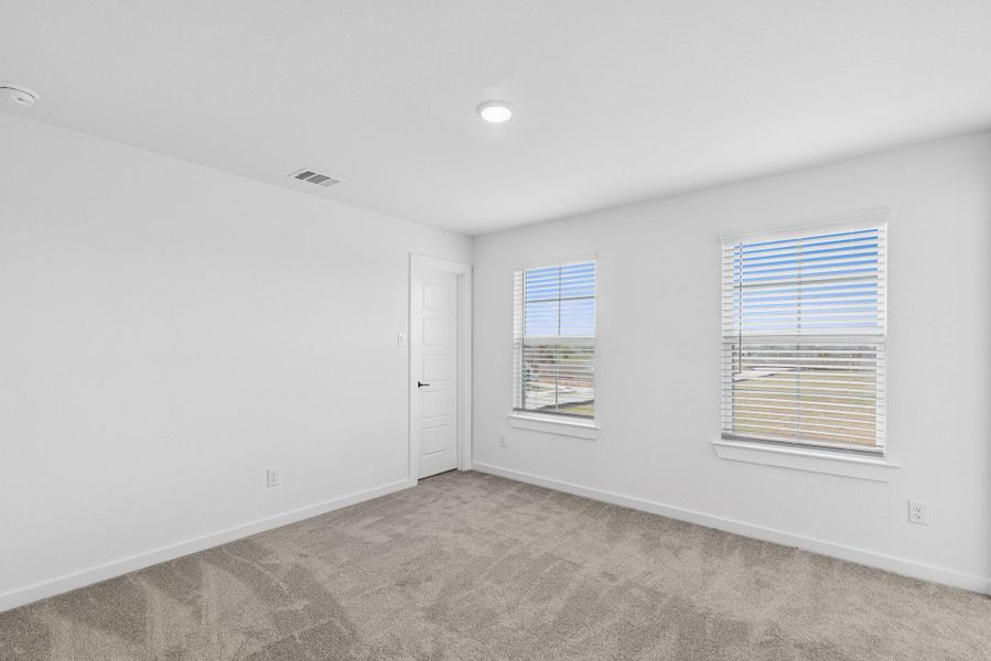 Spacious, unfurnished interior of a new home in Summerview, Fulshear (Image 29).