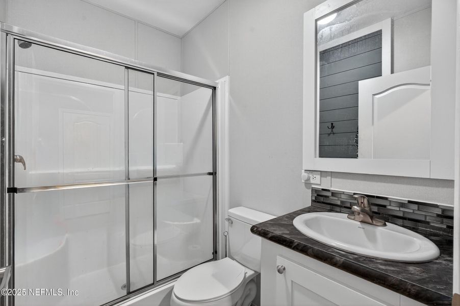 Furnished interior view inside a new home in , Middleburg (Image 28).