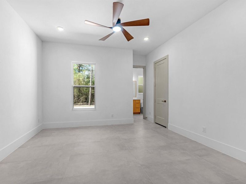 Secondary bedroom 2- Nice and open for any furniture arrangement.