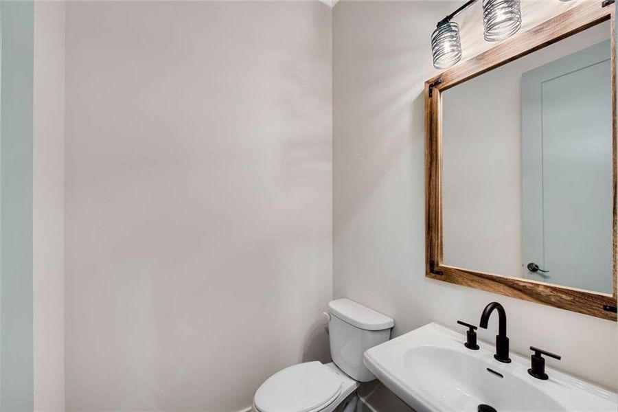 Furnished interior view inside a new home in , Villa Rica (Image 13).