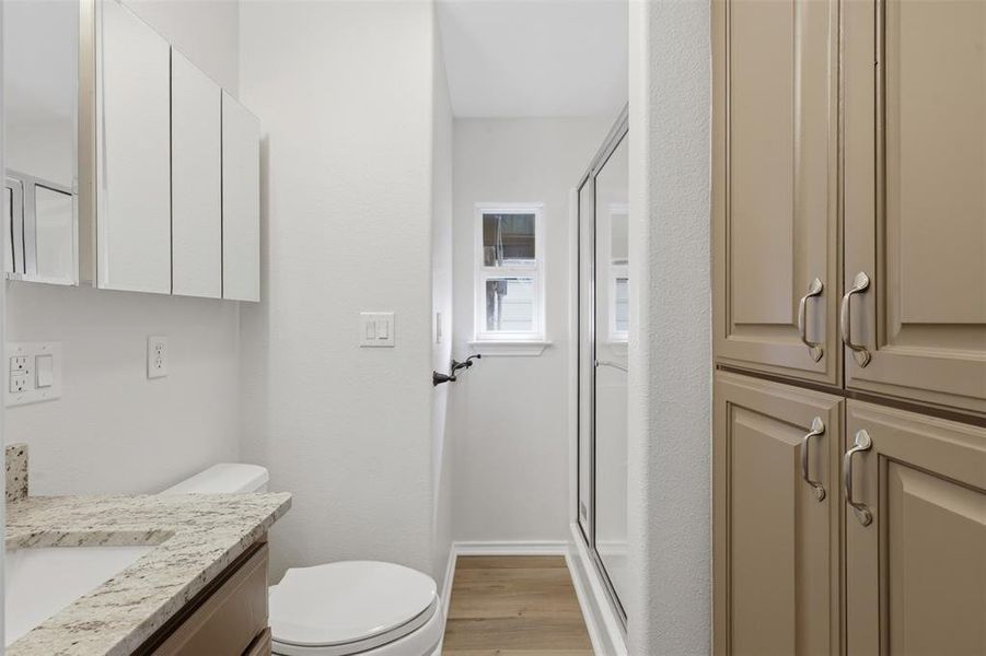 Furnished interior view inside a new home in , Yantis (Image 7).