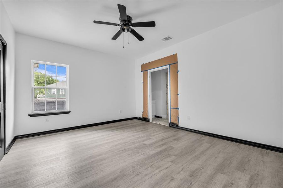 Spacious, unfurnished interior of a new home in , Moody (Image 10).