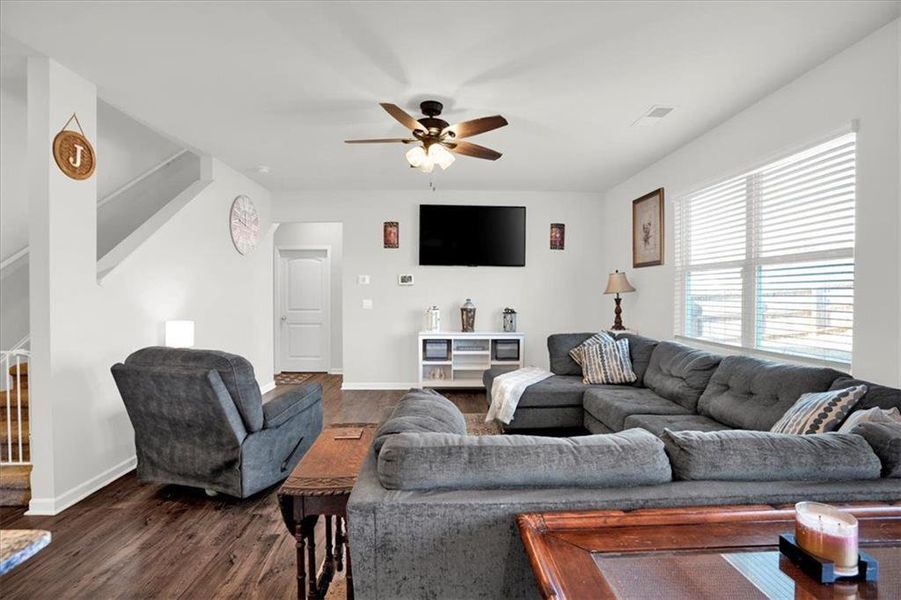 Furnished interior view inside a new home in , Dallas (Image 6).