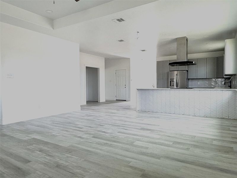 Spacious, unfurnished interior of a new home in , Cleveland (Image 28).
