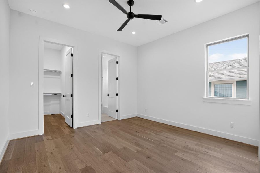 Spacious, unfurnished interior of a new home in , Houston (Image 34).
