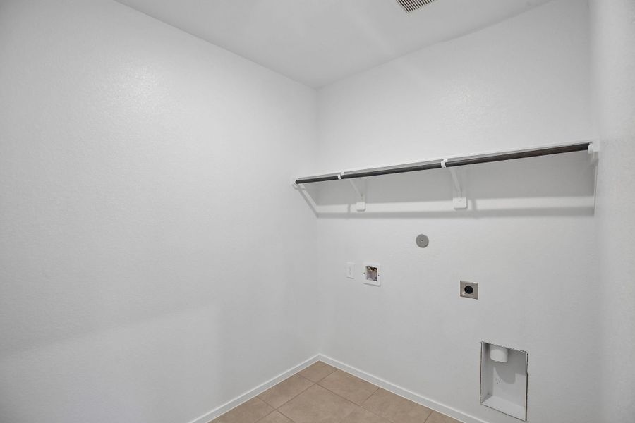 Spacious, unfurnished interior of a new home in Landing Meadows - Premier Series, New Caney (Image 18).