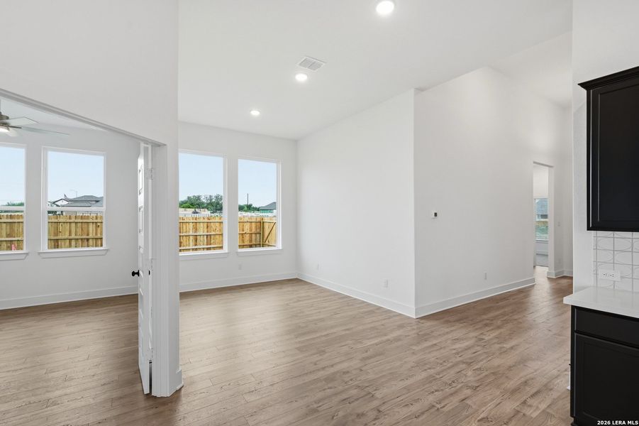 Spacious, unfurnished interior of a new home in Alsatian Oaks, Castroville (Image 33).