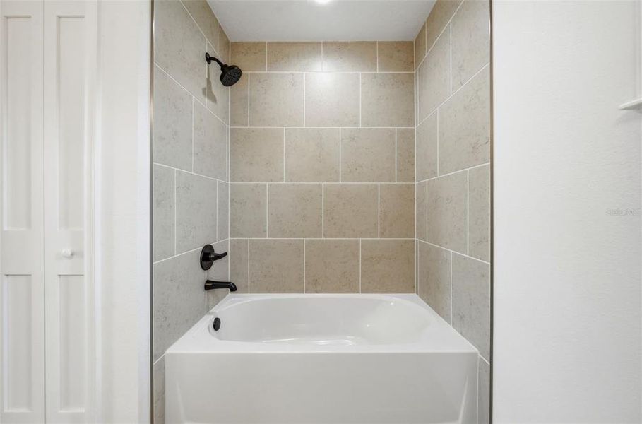 Close-up of interior finishes inside a home in , Eustis (Image 21).