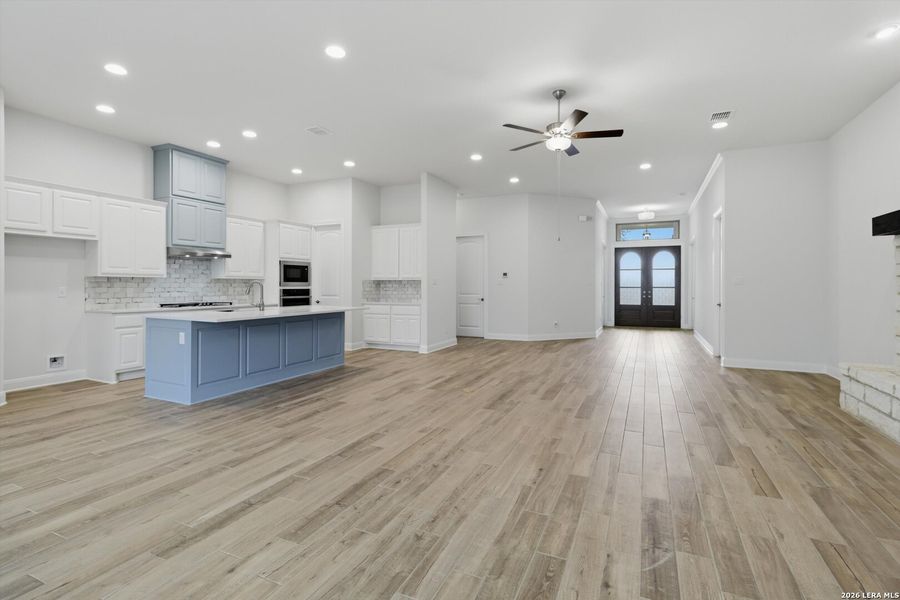 Spacious, unfurnished interior of a new home in , Bulverde (Image 33). Spacious, unfurnished interior of a new home in , Bulverde (Image 33).
