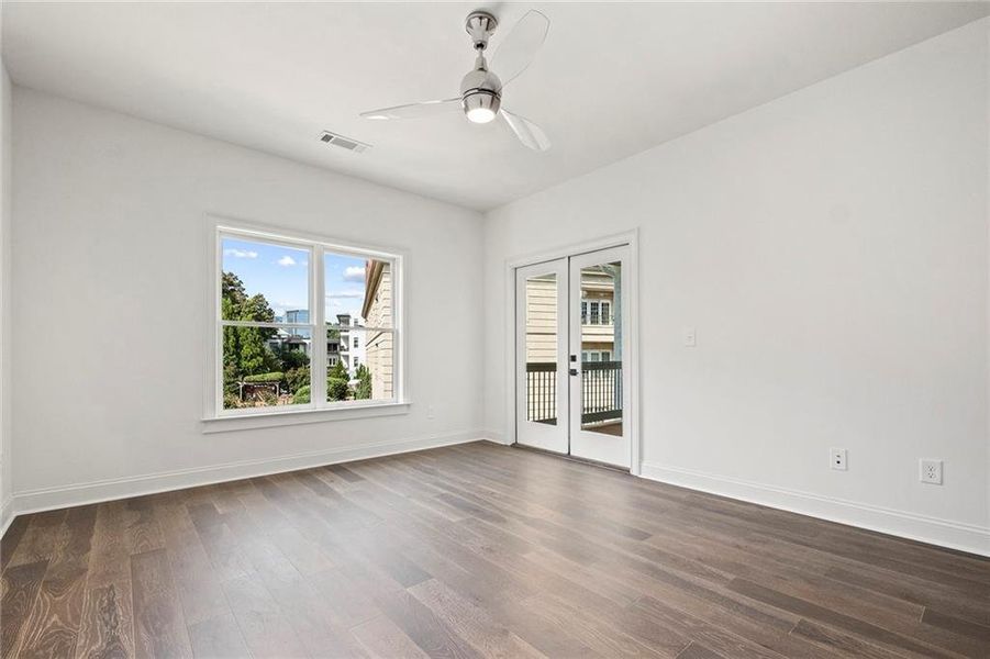 Spacious, unfurnished interior of a new home in , Atlanta (Image 20).