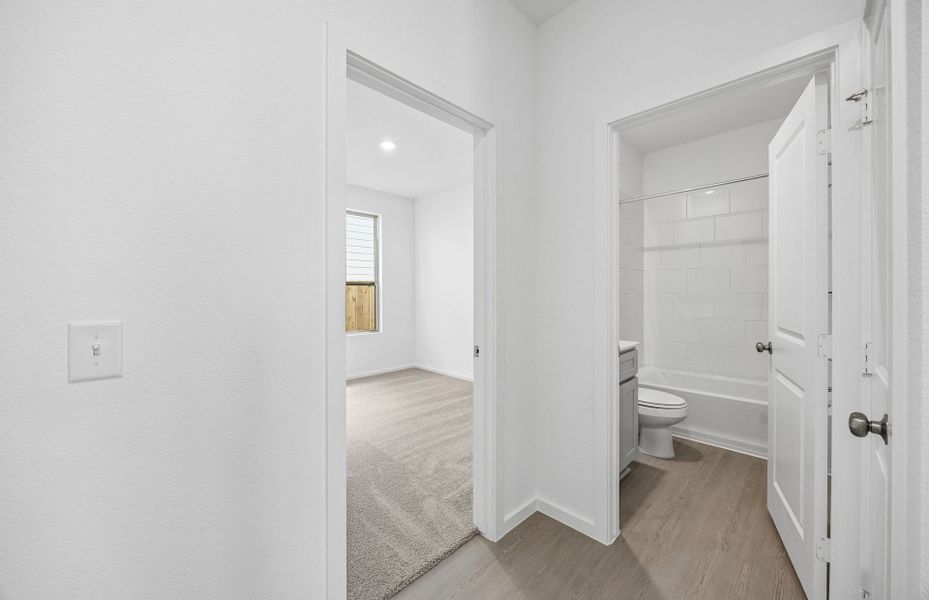 Spacious, unfurnished interior of a new home in Crosby Farms, Crosby (Image 23).