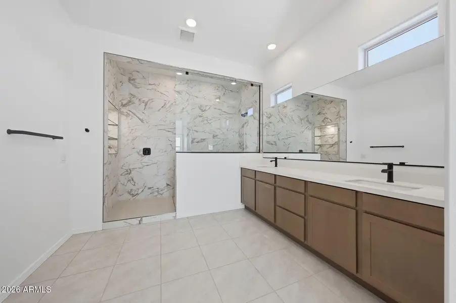 PHX_LasVentanas_Lot 2017_Garnet_18363_ow PHX_LasVentanas_Lot 2017_Garnet_18363_ow