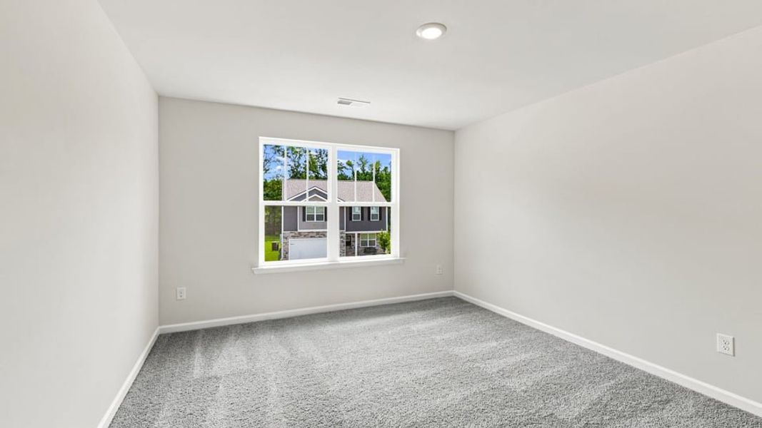 Spacious, unfurnished interior of a new home in Hunters Ridge, Woodruff (Image 30).