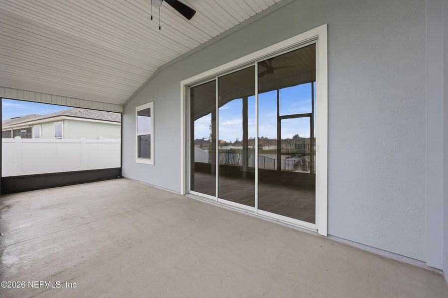 Exterior details and patio area of a home in Cross Creek, Green Cove Springs (Image 4).