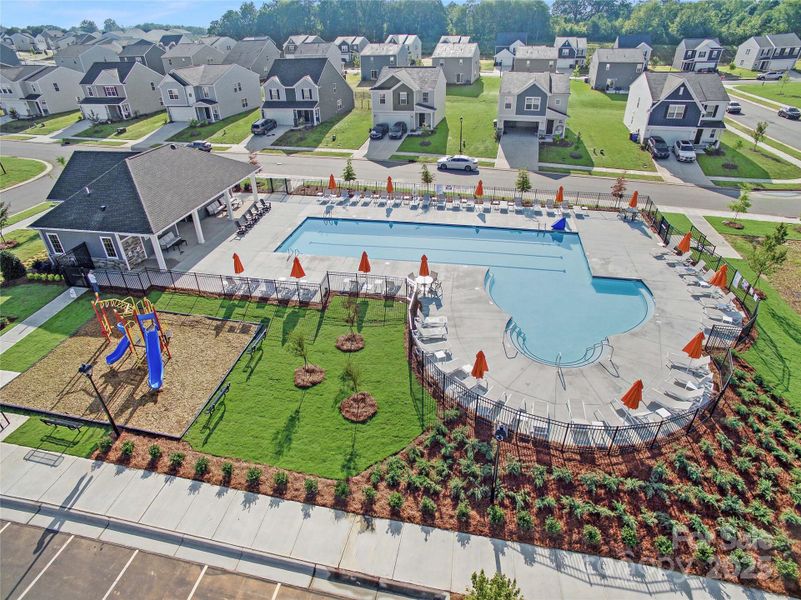 Clubhouse & Swimming Pool