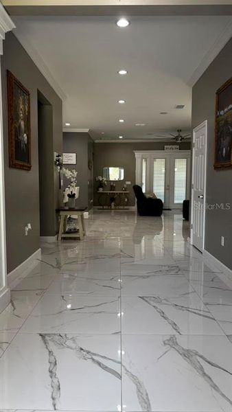 Spacious, unfurnished interior of a new home in , Dade City (Image 21).