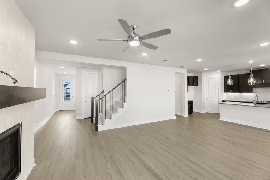 Spacious, unfurnished interior of a new home in Treeline, Justin (Image 16).