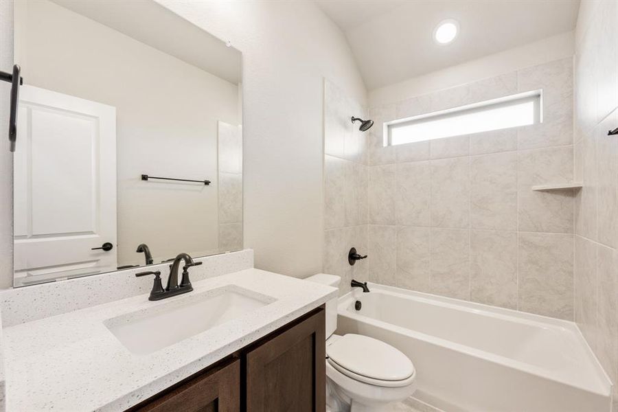 Furnished interior view inside a new home in Somerset, Venus (Image 29).