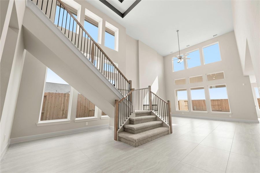 Spacious, unfurnished interior of a new home in Cross Creek West, Fulshear (Image 16).