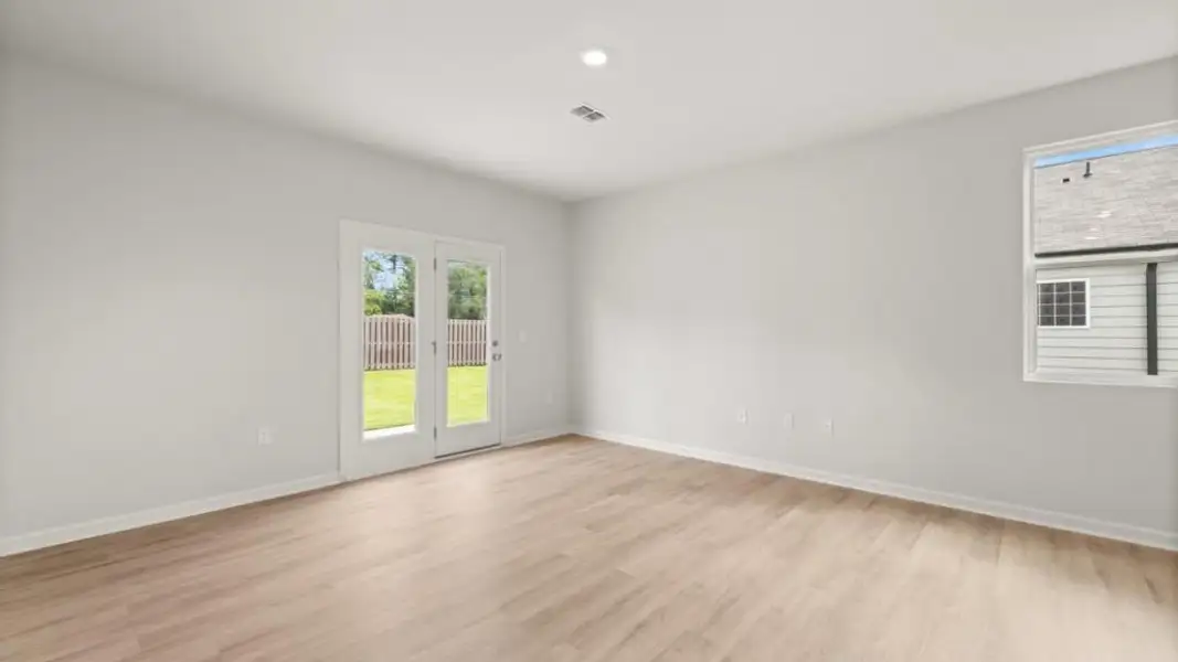 Spacious, unfurnished interior of a new home in Northberry, Rome (Image 16).