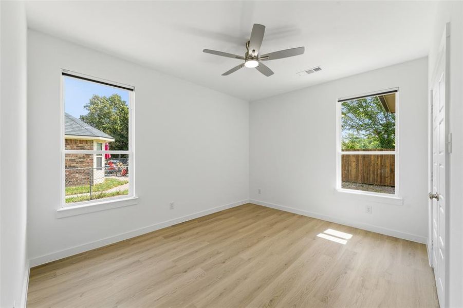 Spacious, unfurnished interior of a new home in , Gun Barrel City (Image 33).