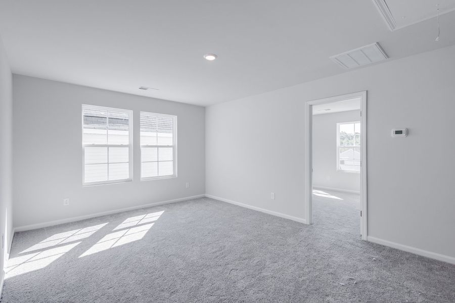 Spacious, unfurnished interior of a new home in Bluefield, Lexington (Image 25).