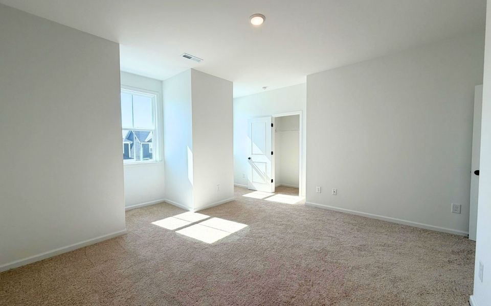 Spacious, unfurnished interior of a new home in Wendell Falls, Wendell (Image 18). Spacious, unfurnished interior of a new home in Wendell Falls, Wendell (Image 18).