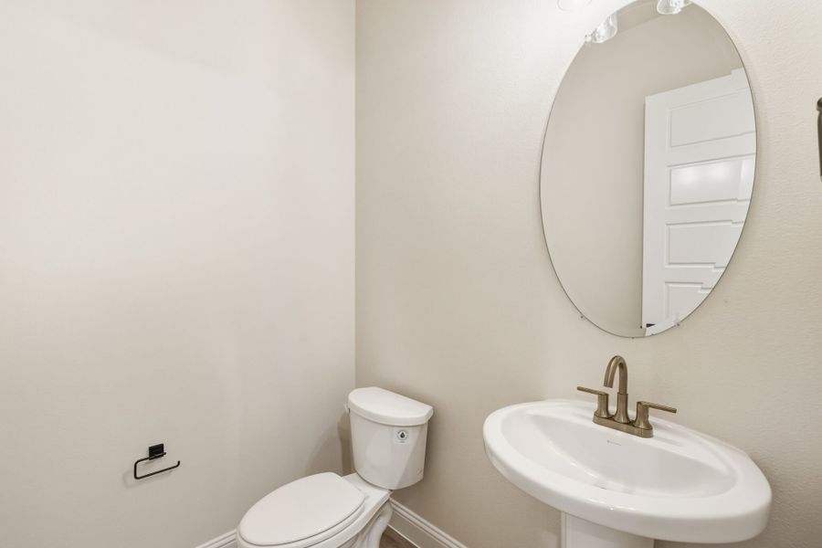 Furnished interior view inside a new home in Edgewater, Fate (Image 12).