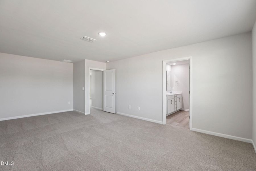 21-web-or-mls-Raleigh- River Glen-36 Hof