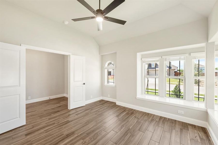 Spacious, unfurnished interior of a new home in Maplewood, Glenn Heights (Image 26).