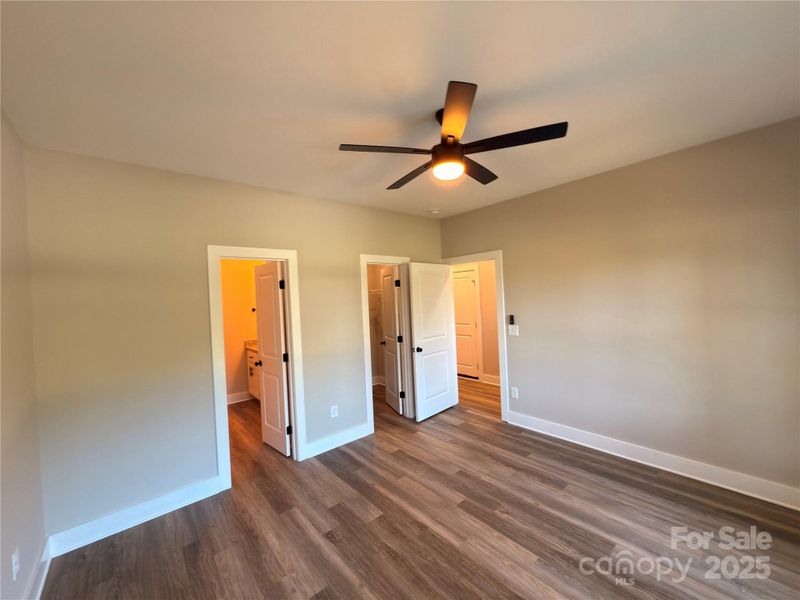 Spacious, unfurnished interior of a new home in , Norwood (Image 28).