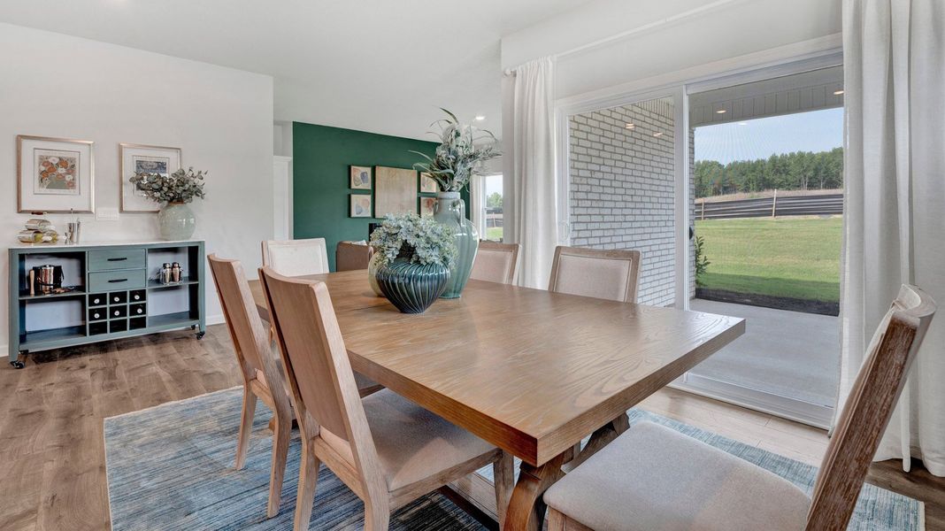Representative furnished interior of a home built from the DOVER by D.R. Horton in Riverwood Gardens, Oakland (Image 12).