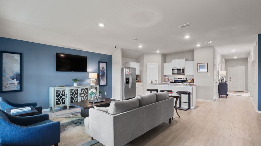 Furnished interior view inside a new home in Bella Vista, Granbury (Image 11).