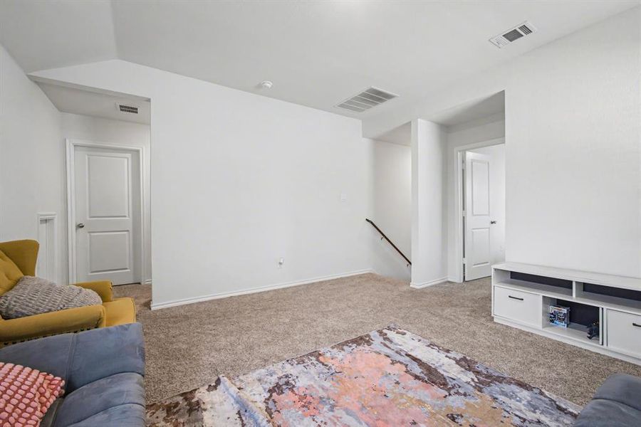 Image 33 of a home in .