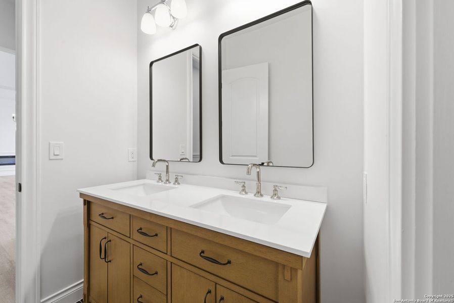 Furnished interior view inside a new home in , Bandera (Image 30).