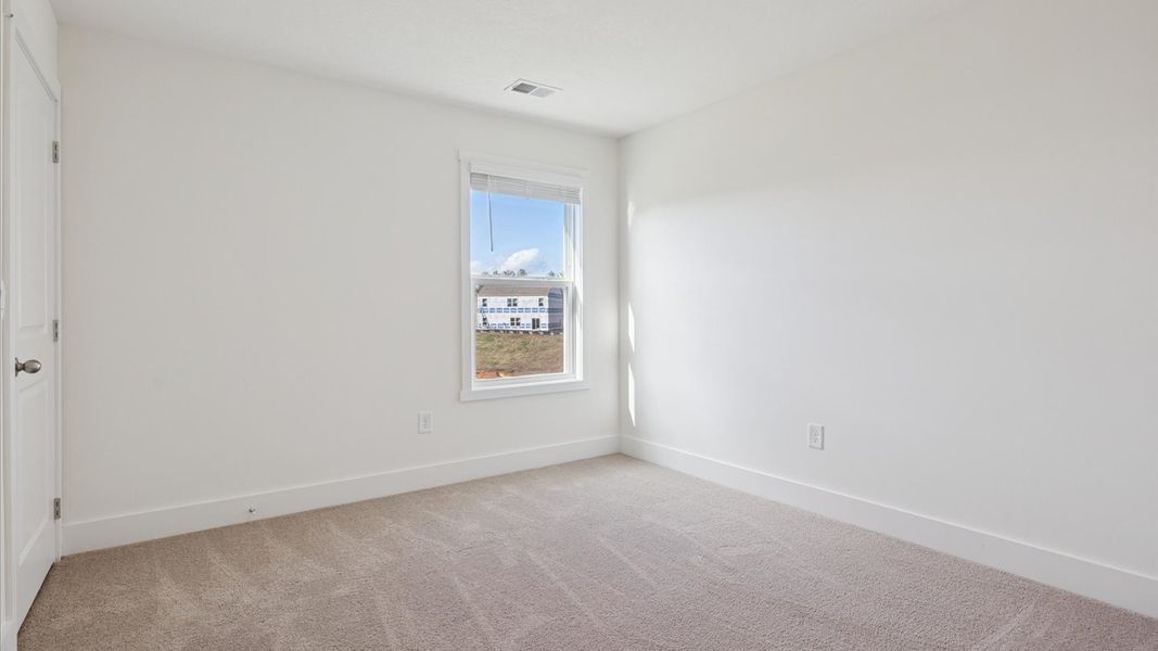 Spacious, unfurnished interior of a new home in Millstone Village, Morristown (Image 16).
