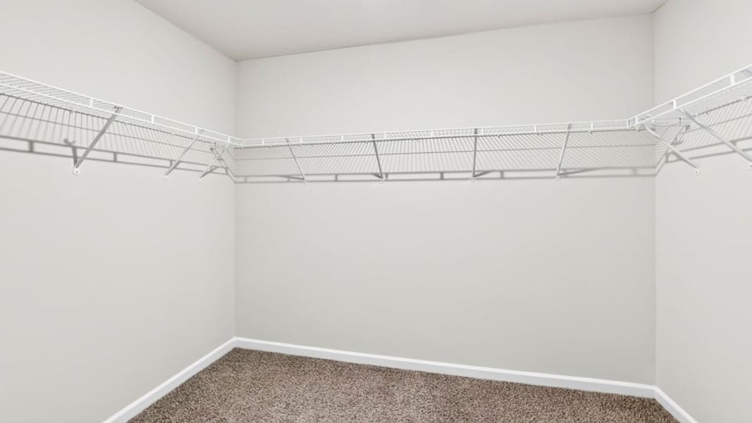 Spacious, unfurnished interior of a new home in Woodglen, Piedmont (Image 34).