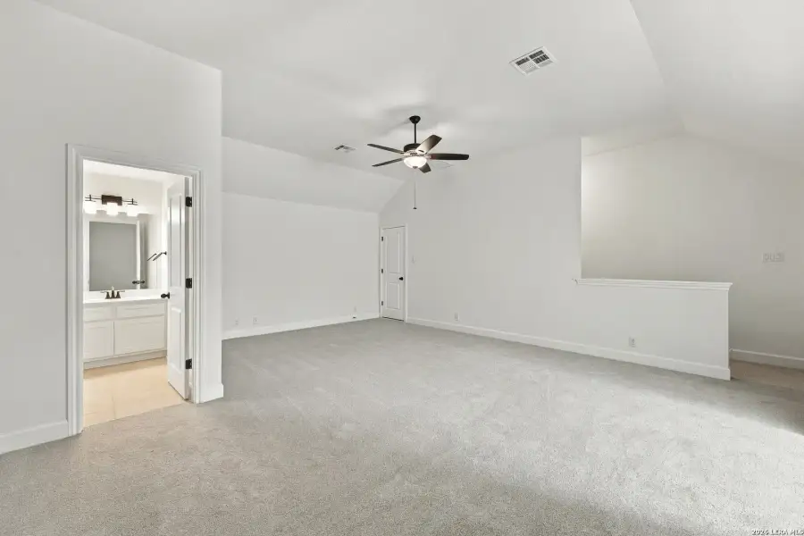 Spacious, unfurnished interior of a new home in Front Gate at Fair Oaks Ranch 70, Fair Oaks Ranch (Image 23). Spacious, unfurnished interior of a new home in Front Gate at Fair Oaks Ranch 70, Fair Oaks Ranch (Image 23).