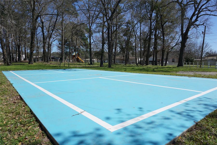 Community amenities in , Willis (Image 34).